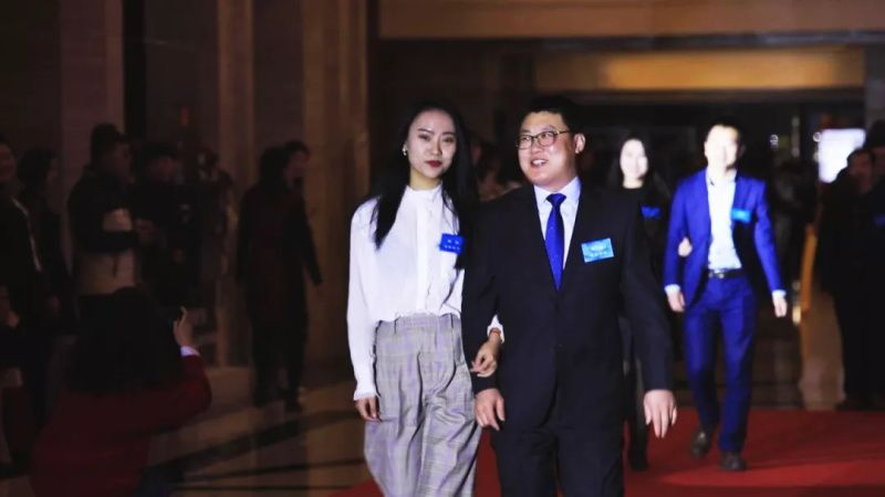 “感恩相伴?筑夢(mèng)同行”——龍港集團(tuán)2019新春年會(huì)盛大舉行！