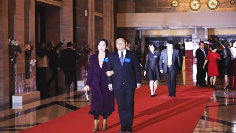“感恩相伴?筑夢(mèng)同行”——龍港集團(tuán)2019新春年會(huì)盛大舉行！