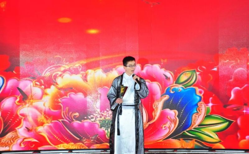 “感恩相伴?筑夢(mèng)同行”——龍港集團(tuán)2019新春年會(huì)盛大舉行！