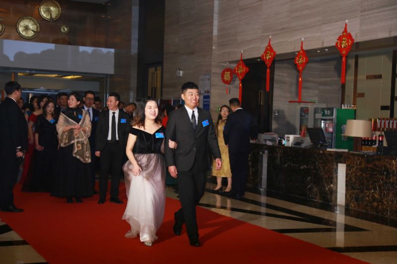 “凝心聚力 ·砥礪前行”— 龍港集團2020新春年會完美收官！